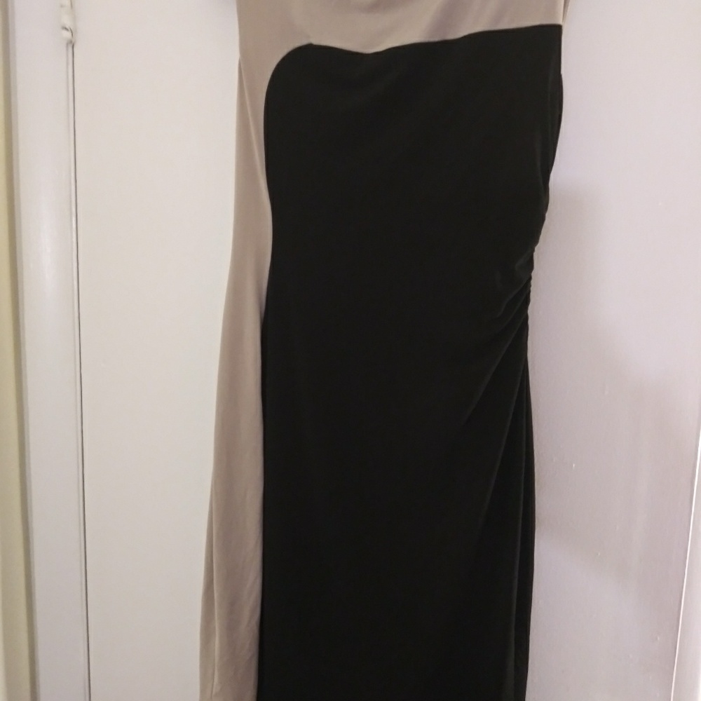 👗 Dress - Picture 1 of 1